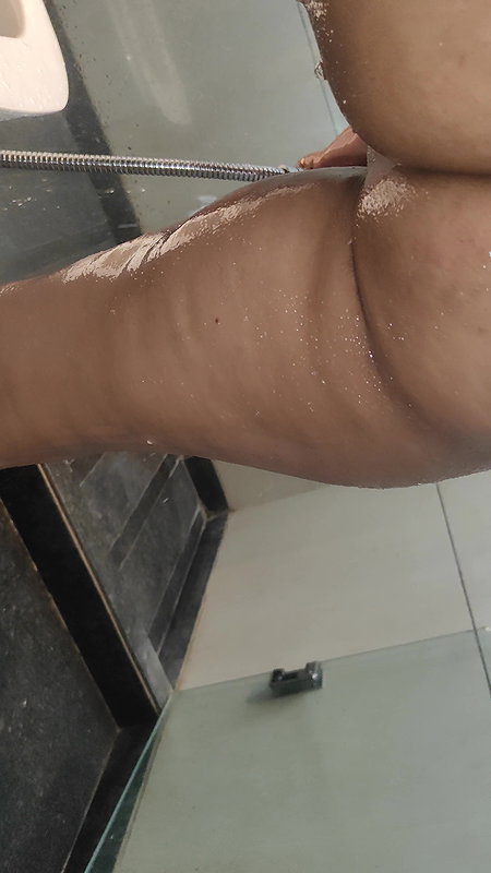 Gurgaon High profile horny bhabhi in hotel