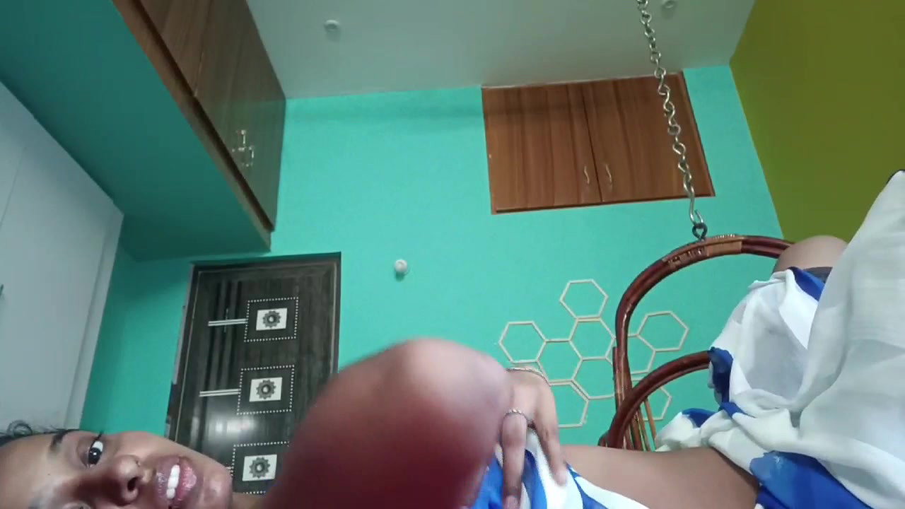 Tamil girl showing boobs