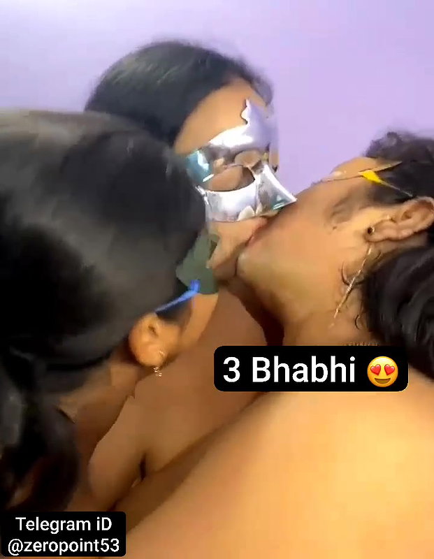 3 bhabhi kiss
