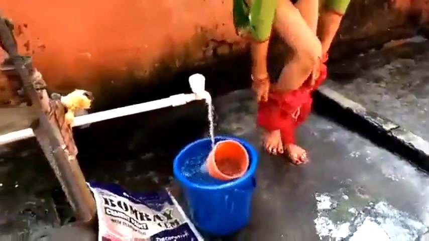 Indian Bhabhi bath in Chapakal and she press boobs and Enjoy the seen