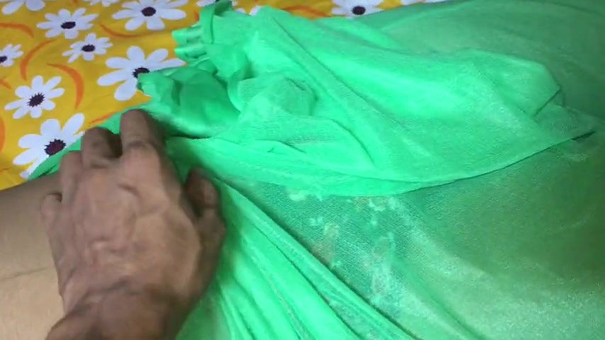 I went to my boss’s house wearing green sari to