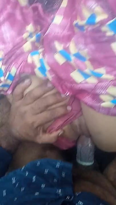 Jungle me chaddi hatake chut ko choda