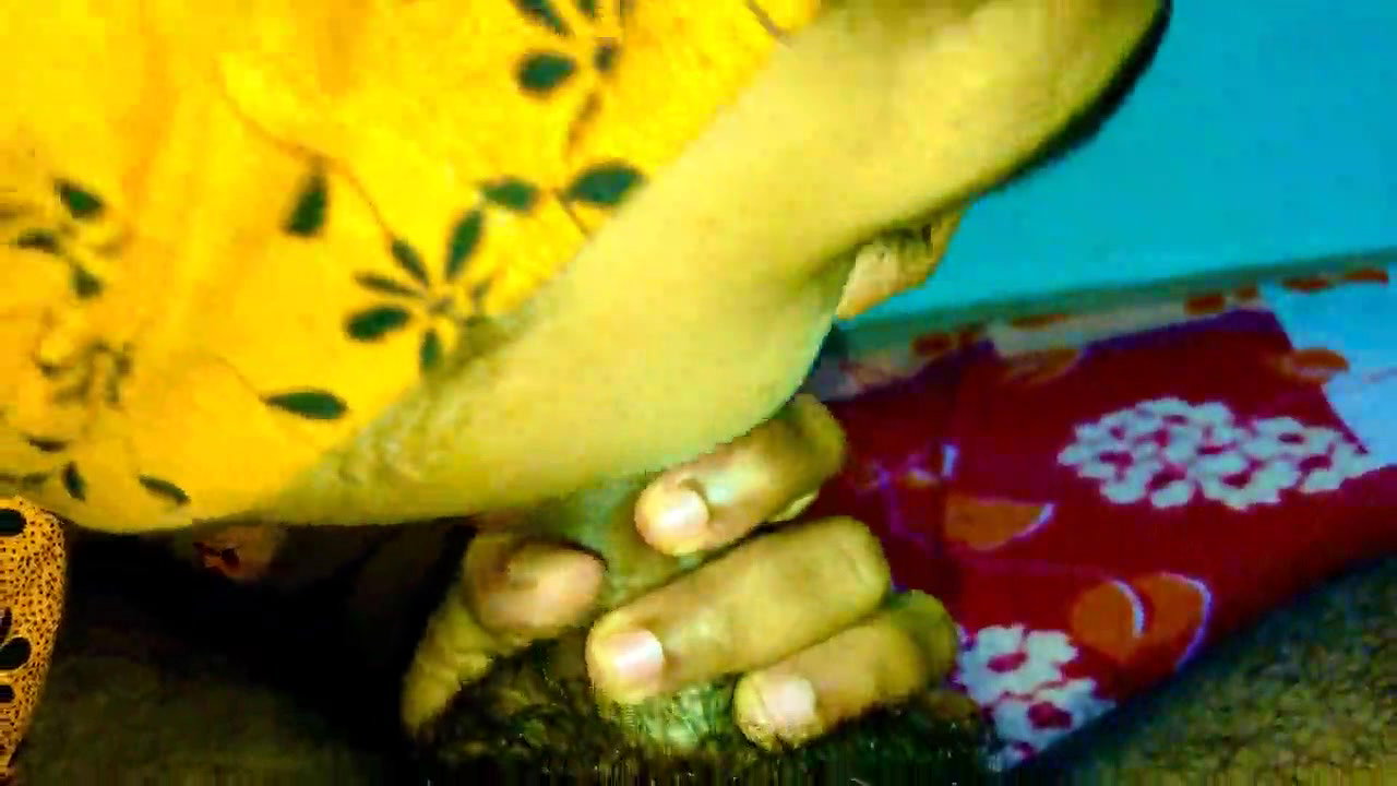 INDIAN MUSLIM HIJAB village girl sucks cock till I CUM