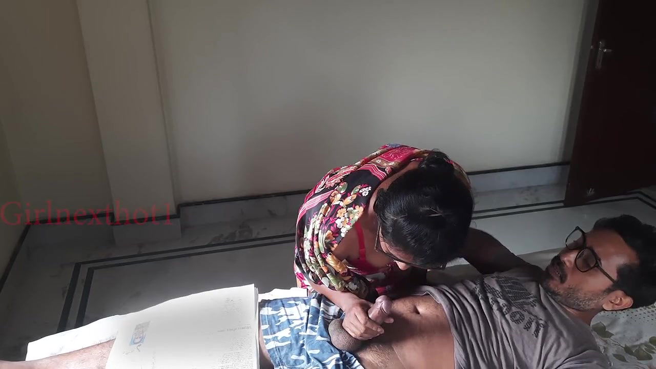 Indian Kamwali Maid Fucked by Owner Hottest Bhabi in Saree