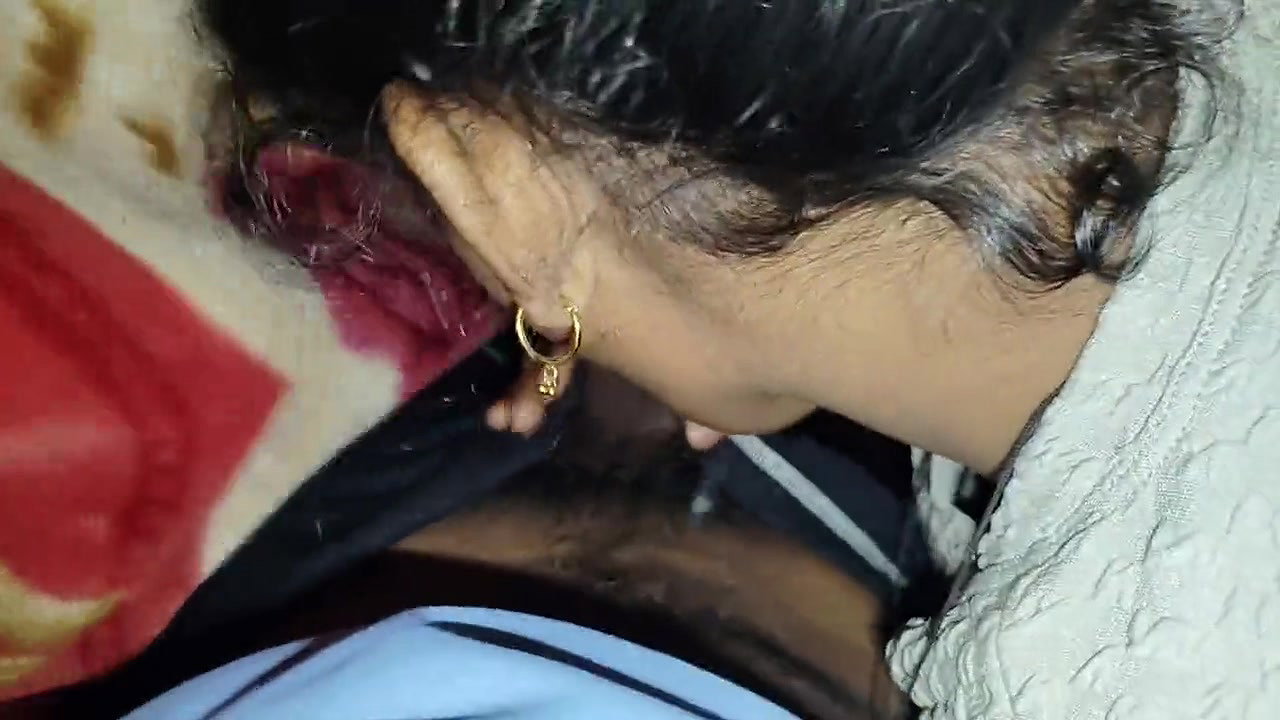 Indian housewife ki chudai Hindi audio Village tight pussy sex