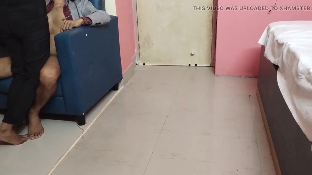 Indian boss deeply satisfied by his hot & sexy stuff