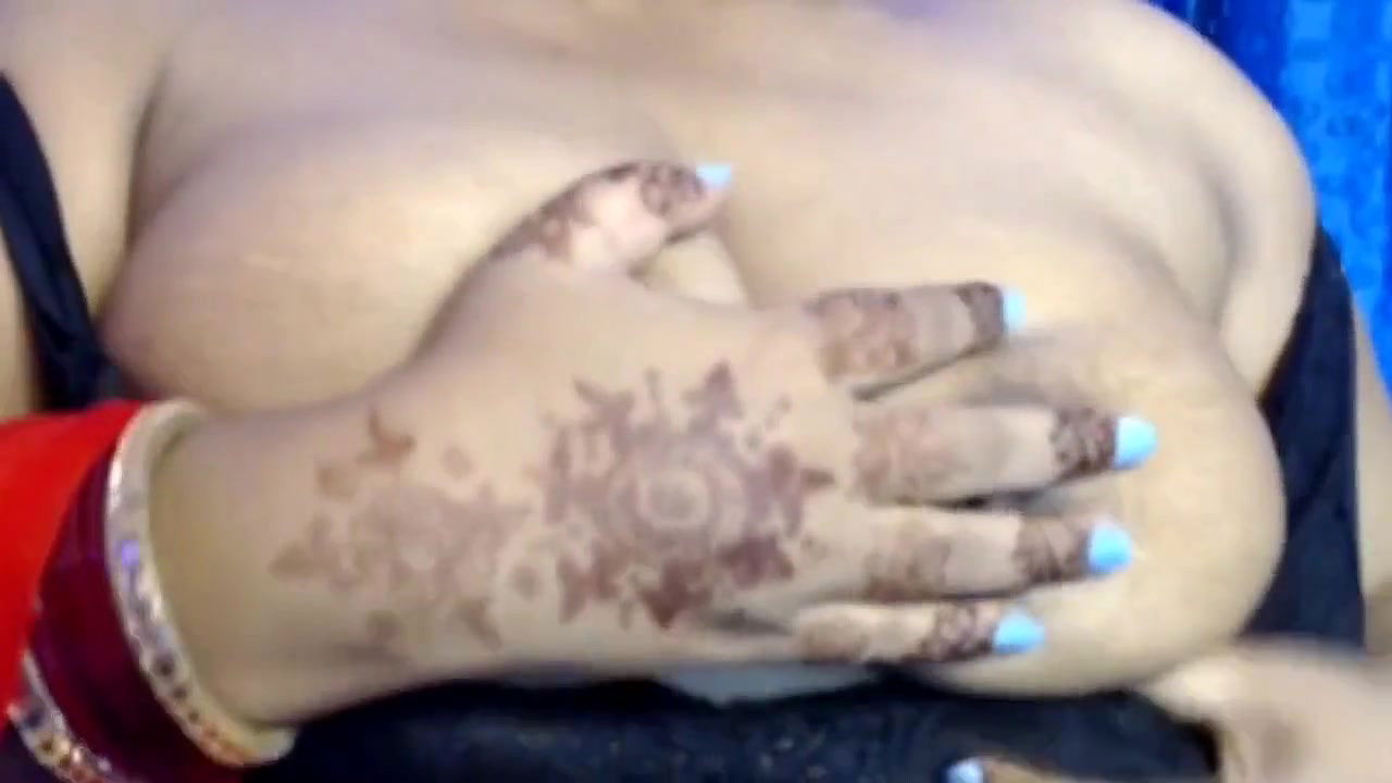 In Solo Girl Bed, Jake Undresses and Presses Her Boobs and Also Does Pussy Fingering