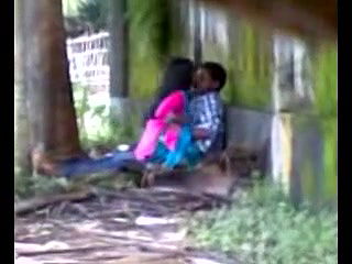 desi lover open love recorded byecurity guard