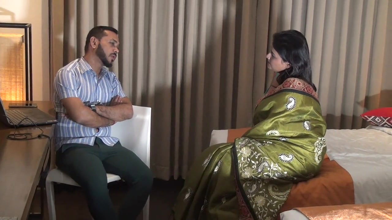 A boss called her secretary and both got a superb fucking session in Hotel Room