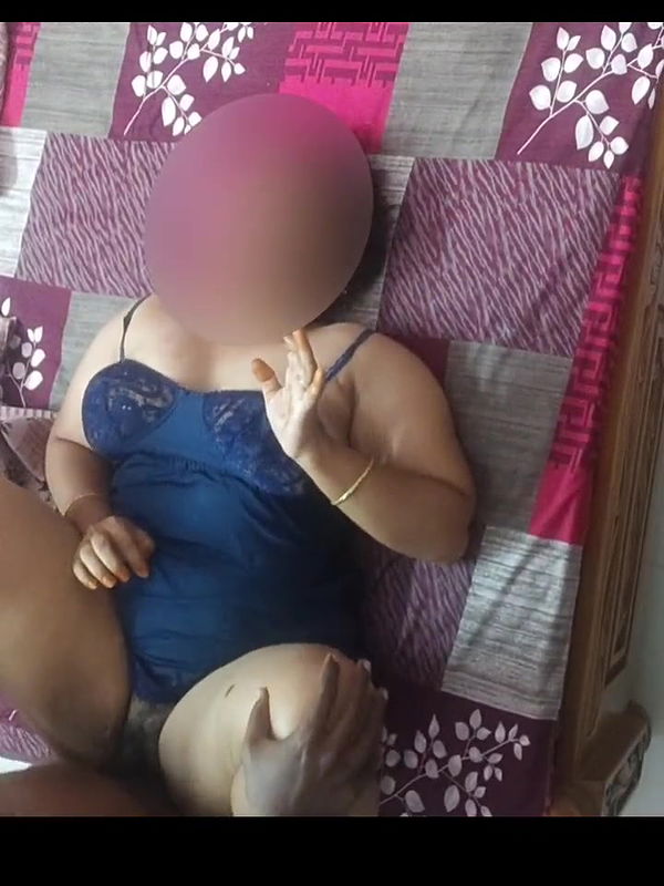 Hot desi boudi big juicy tits bouncing rough creampie sex
