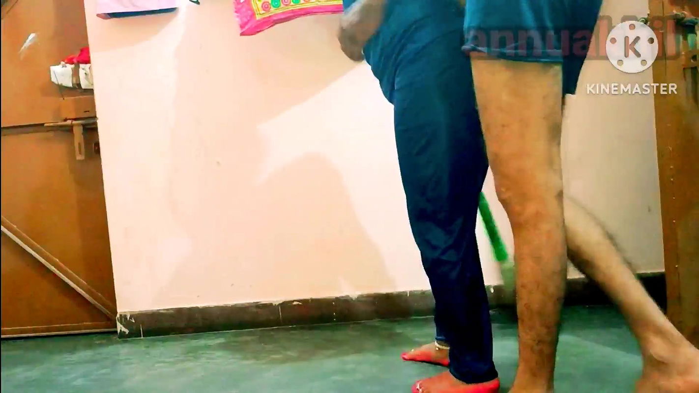 Kaamwali anuty ko jabrjasti chod diya hard fuking with clear hindi vioce