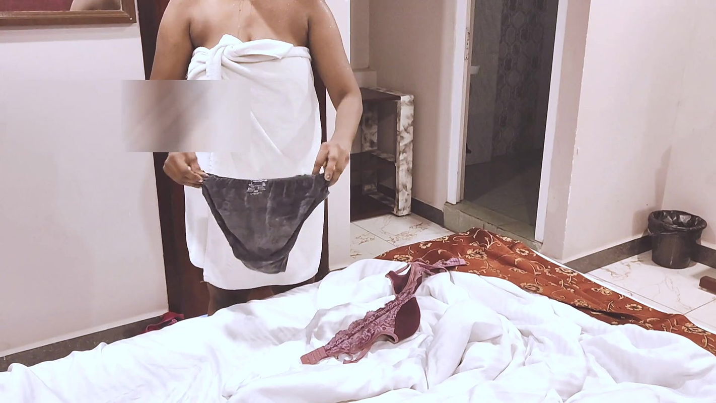 Indian Tamil Girl Dress Changing Infront Of Boy Friend Desi Big Ass