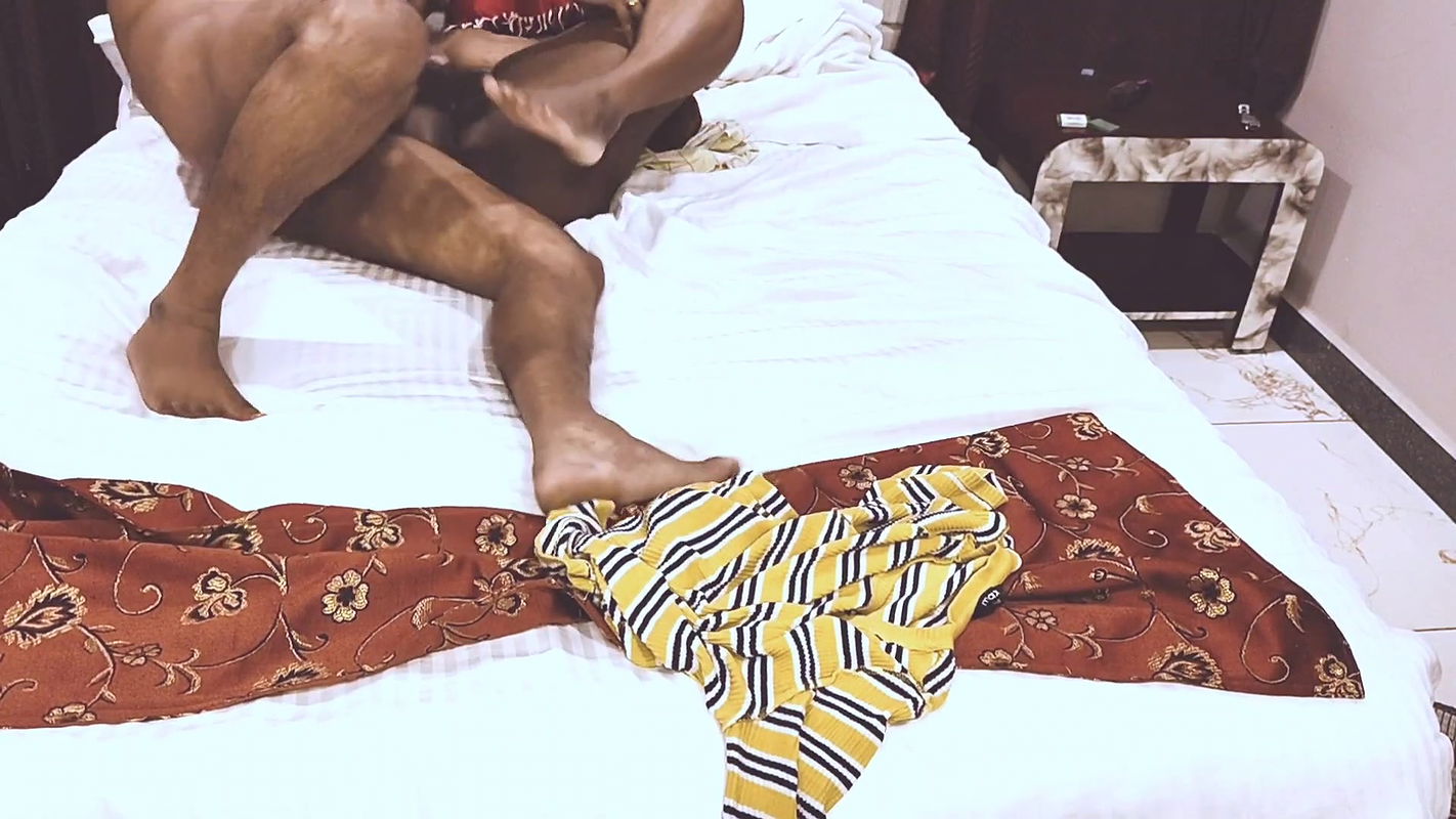 Indian Tamil Army Dressed Girl Sex With Hotel Service Boy, Desi Big Ass Dusky Girl
