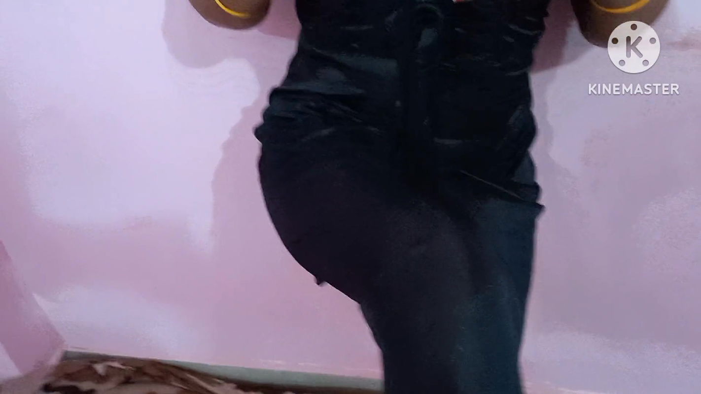 Indian housewife kamana giving blowjob to her husband