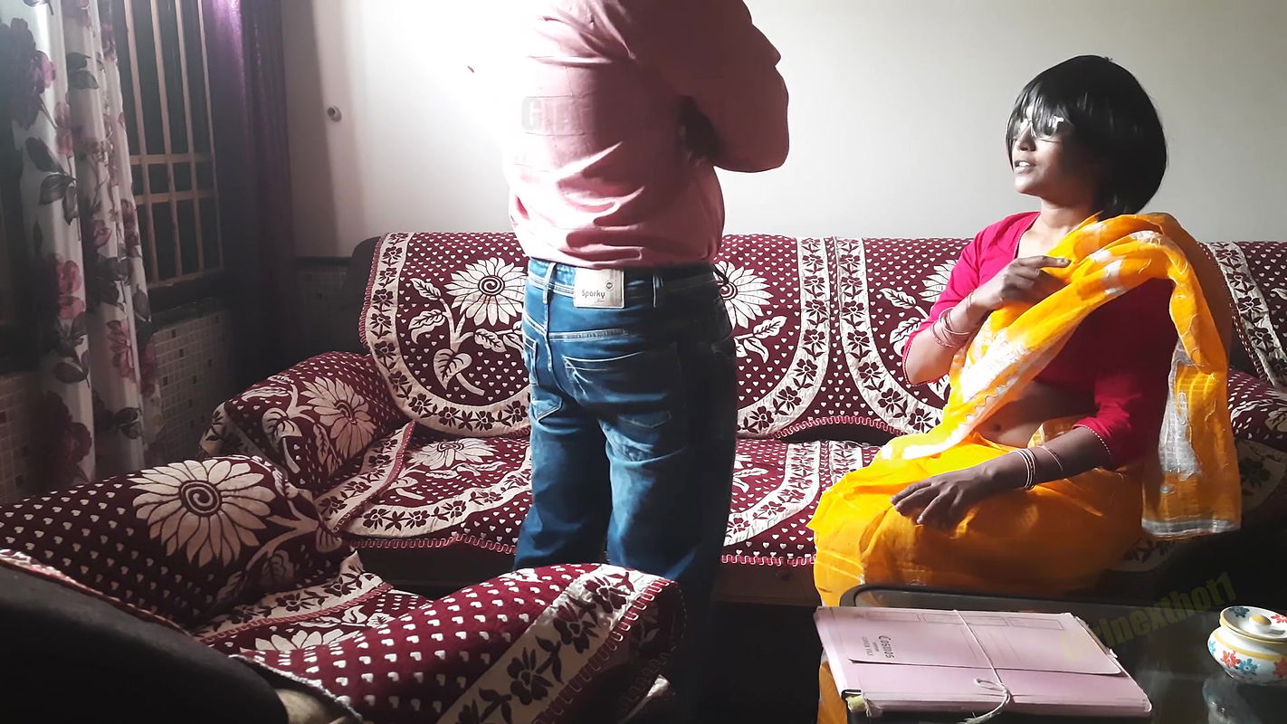 Indian House Wife Fucked by Bankk Officer – Hindi Sex Story