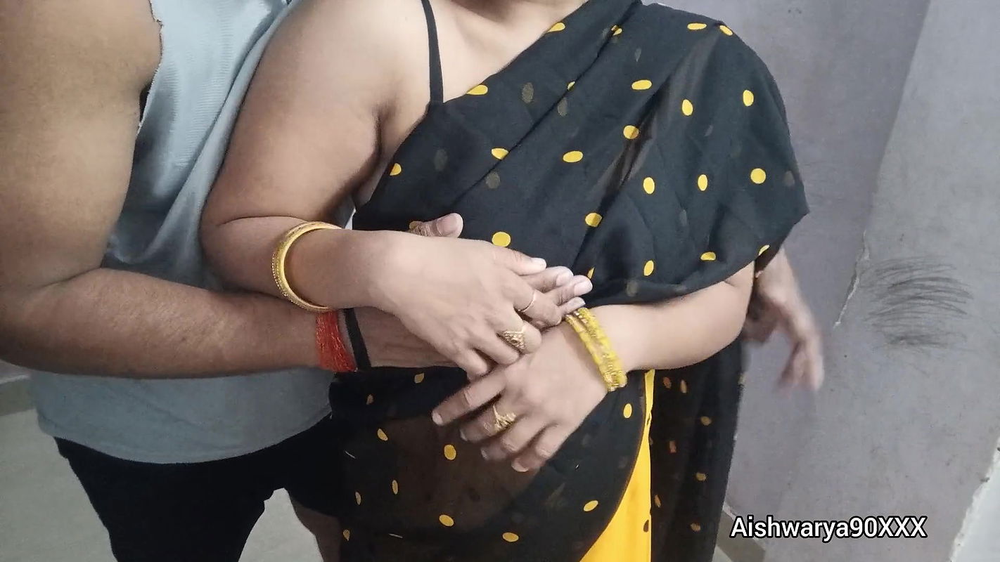 Indian Desi XXX Hot Sexy Bhabhi Aishwarya Fucked in Beautiful Yellow Saree. Indian Desi Bhabhi Saree Sex