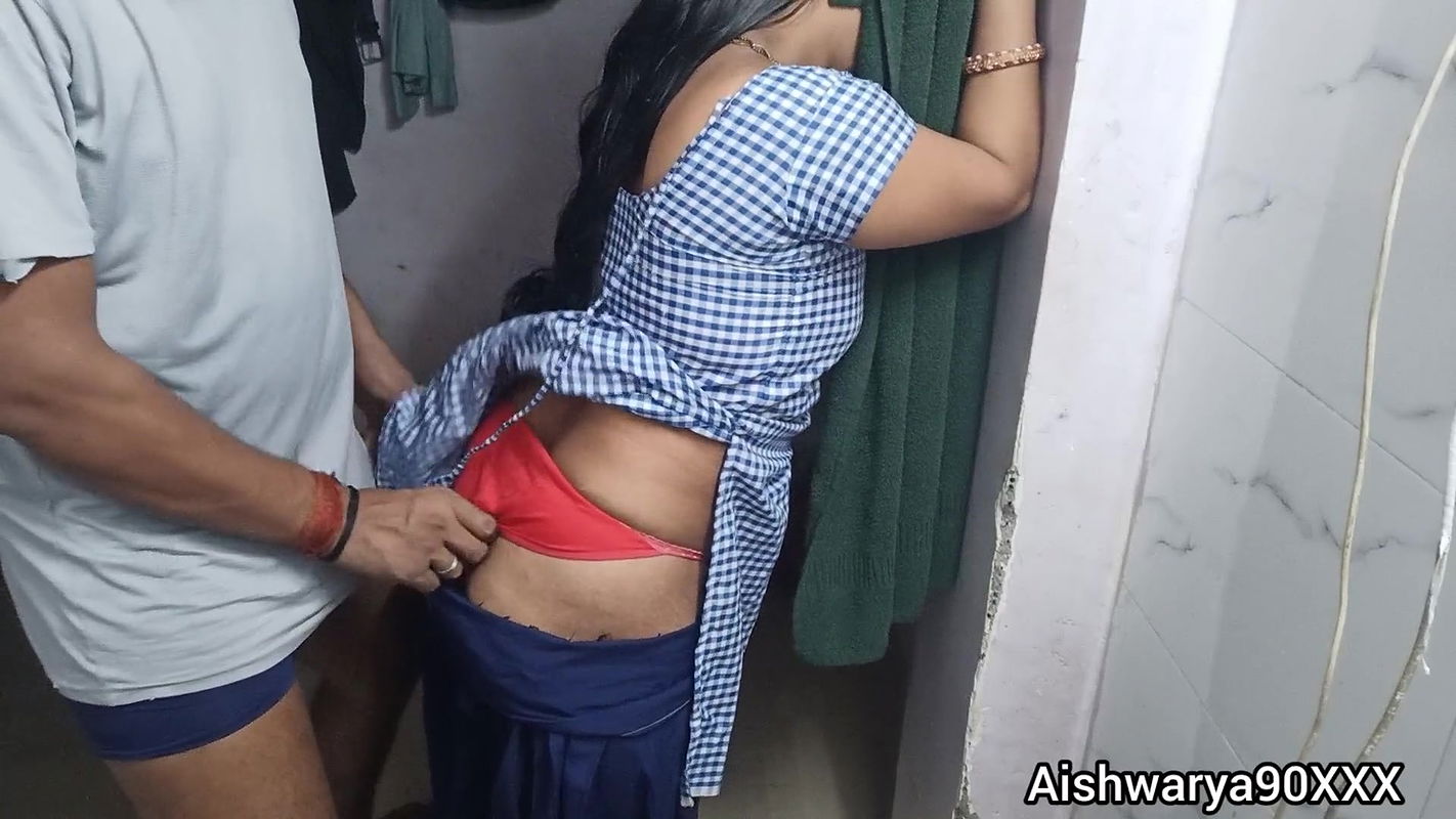 Indian Desi Newly Married Bhabhi Sex With Her Husband At Night. Indian Desi Homemade Sex Video