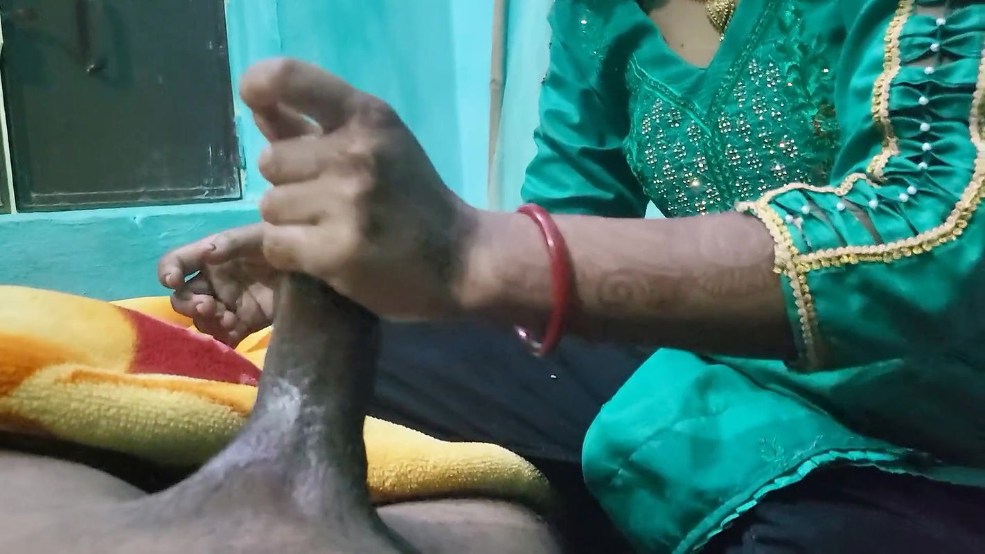 Indian desi housewife Aunty fucked by young amateur stepson in doggy style full Hindi audio