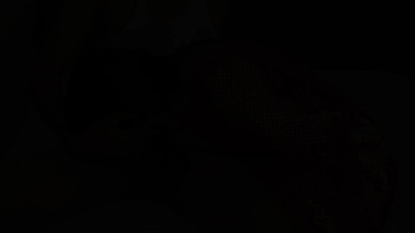 Indian Desi Chudkad bhabhi ki chut ko jam kar pela