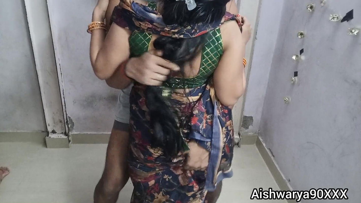 Indian Desi Bhabhi Ki Saari Utha Ke Unki Mast Raspbhari Chut Mein Mota Garam Lund Ghusa Ke Khoob Choda Bhabhi Ji Jor Jor Se Shouting Laggi