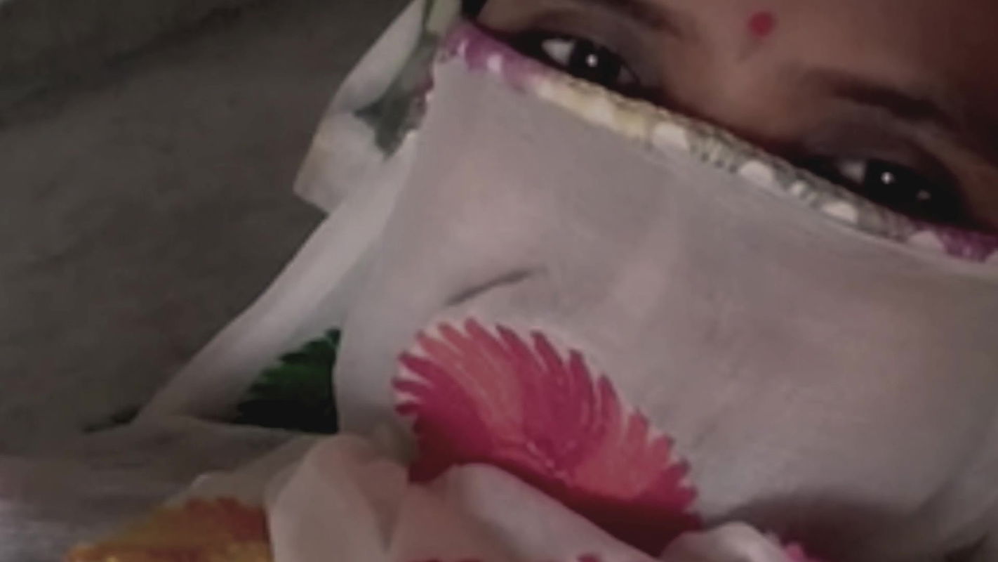 Indian Desi Bhabhi Ke Chut Ki Pyas KO Dever Ne Mitaya