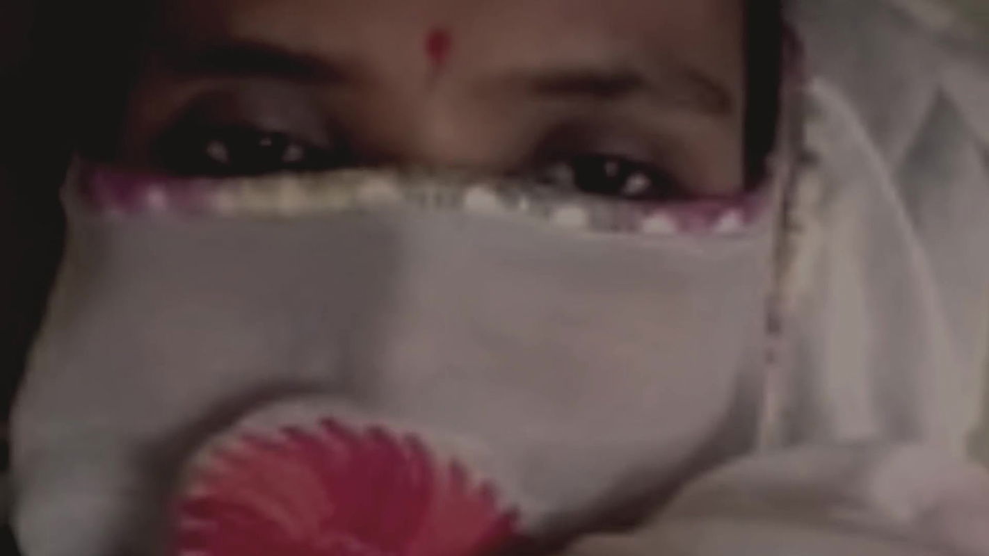 Indian Desi Bhabhi Ke Chut Ki Pyas KO Dever Ne Mitaya