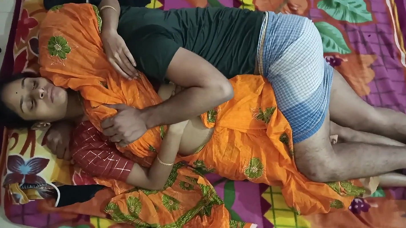 Indian Deshi Hot Village Bhabhi Sex with His Husbend