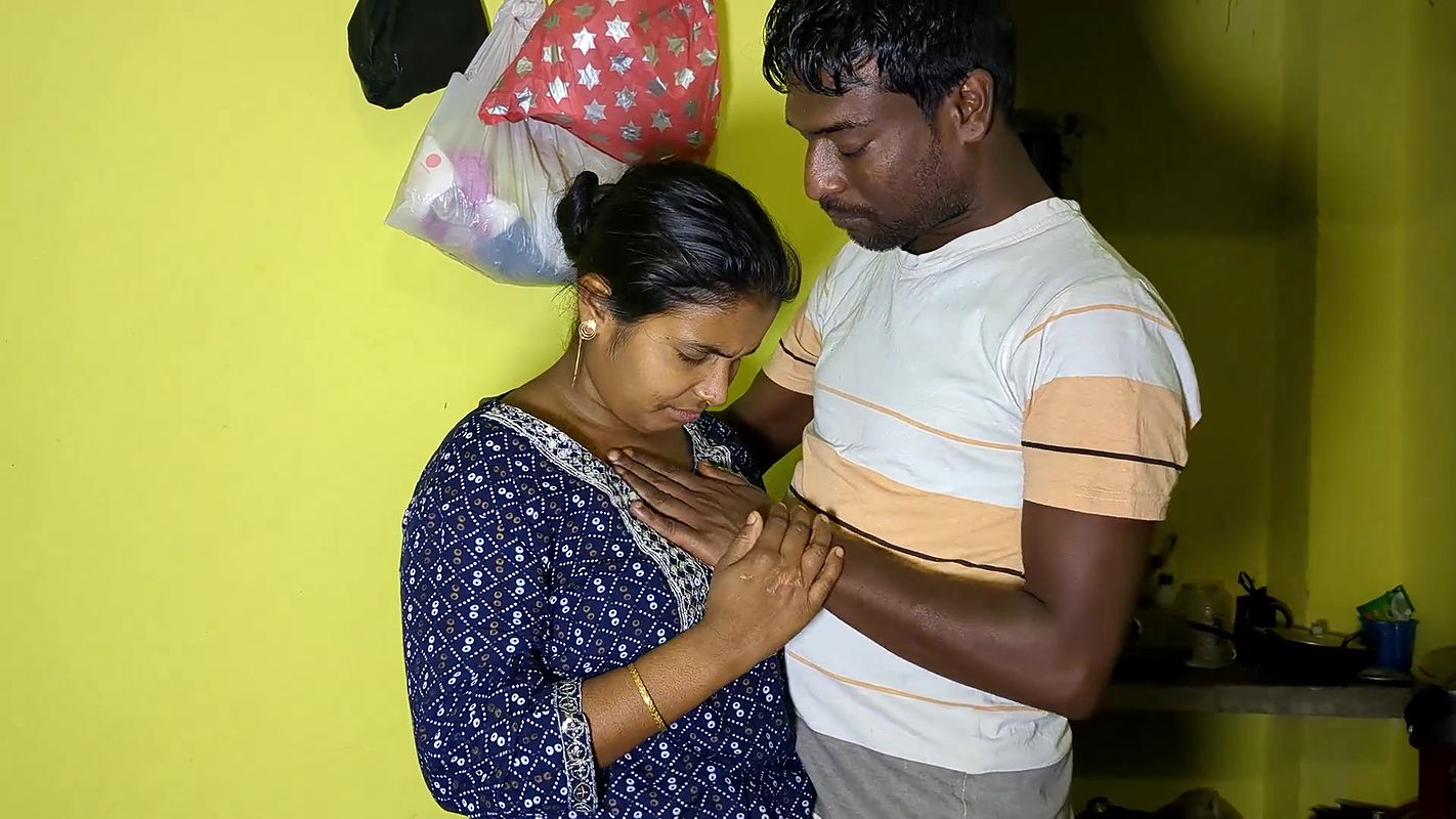 INDIAN DESHI HOT BHABHI DELUWARA SEX IN HOME