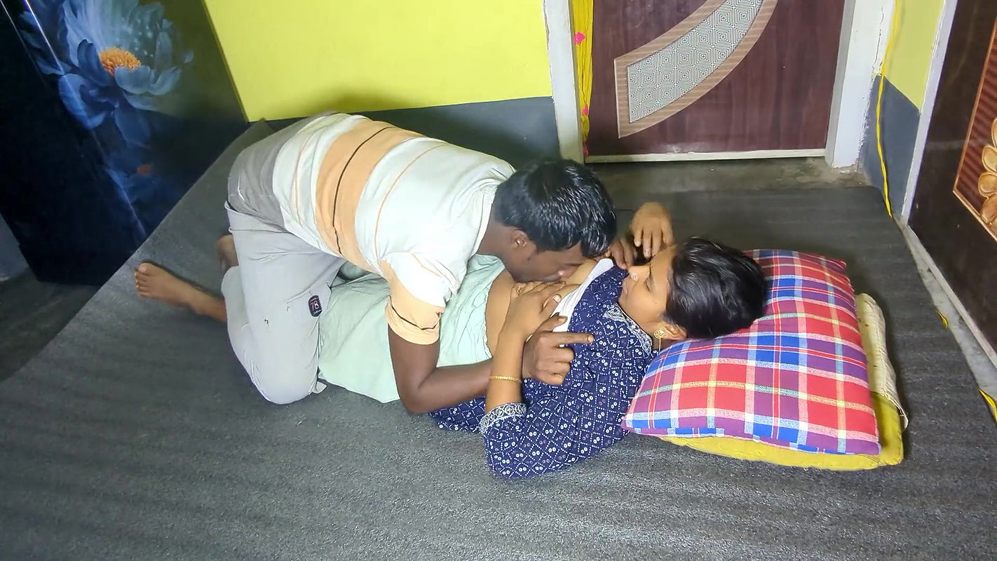 INDIAN DESHI HOT BHABHI DELUWARA SEX IN HOME