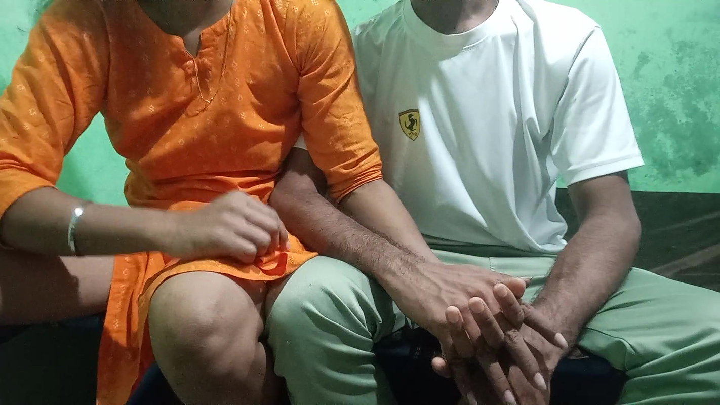 Indian College Girl sex with his Boyfriend in a outdoor house ?