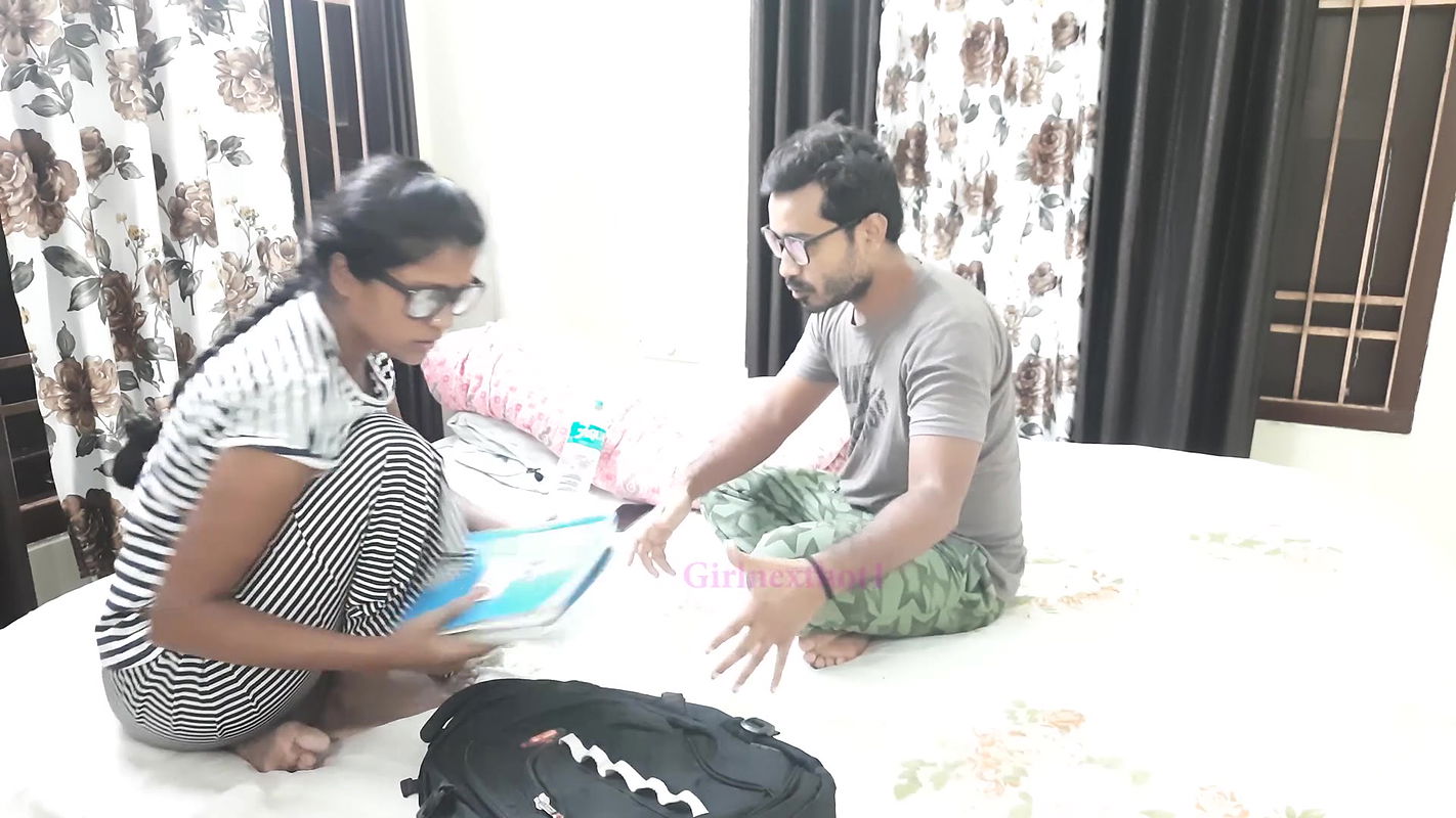 Indian College Friends Have Sex while Studying