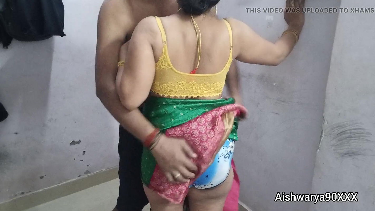 Indian Big Boobs Bhabhi Ki Sari Utha Ke Gand Me Mota Lund Pel Ke Full Maza Diya. Indian Desi Bhabhi Sari Sex. Xxx videos desi indian sex