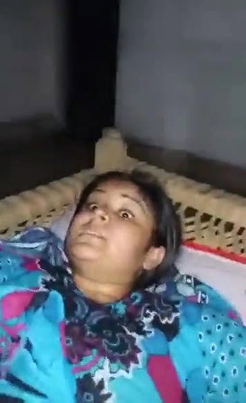 Desi Sooo Beautiful Bhabhi asking Hus bro use condom before fuk real Beauty with hindi Audio