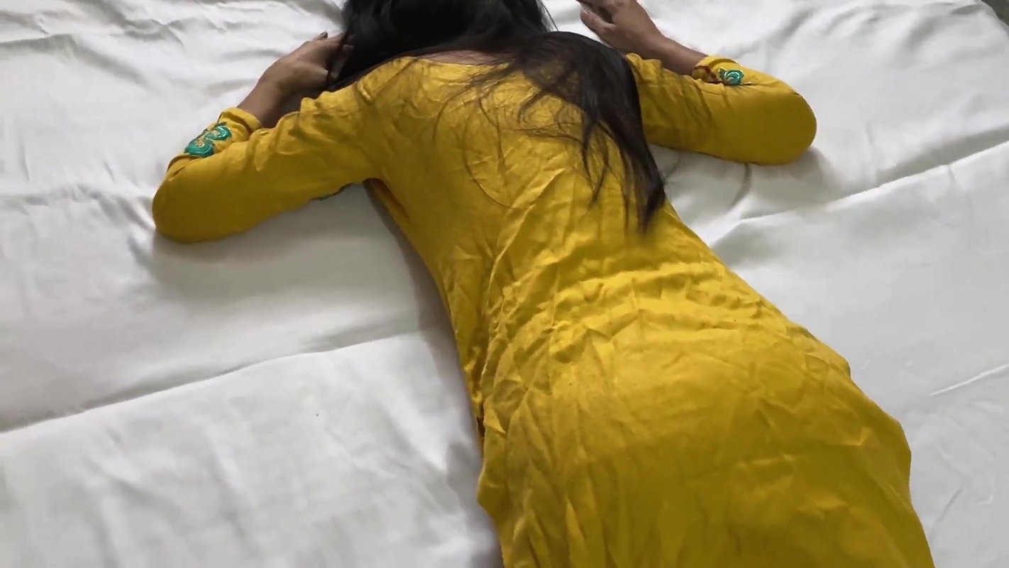 Indian Beautiful Stepmom Fucked by Real Stepson Hardcore Pussy Fucking