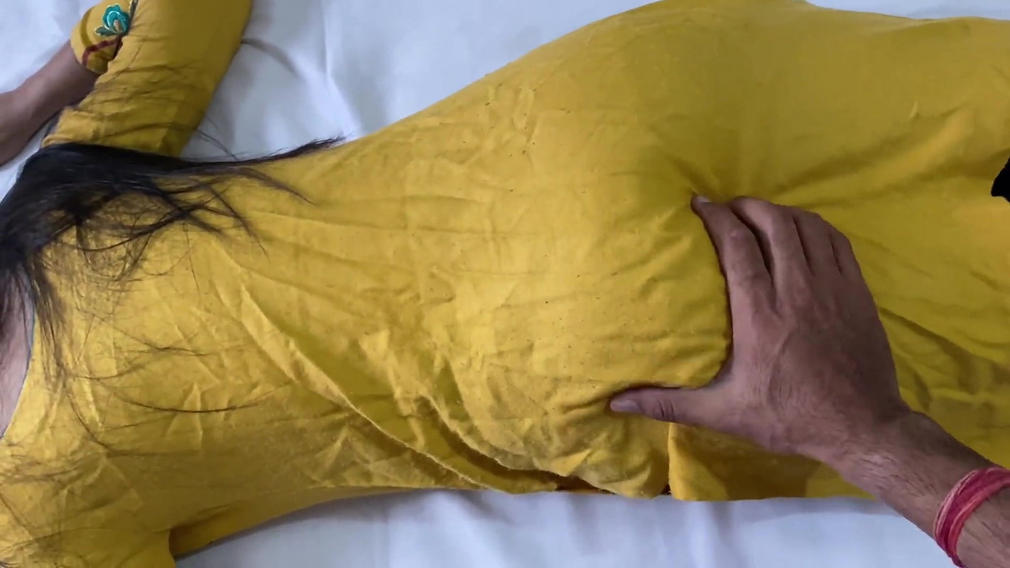 Indian Beautiful Stepmom Fucked by Real Stepson Hardcore Pussy Fucking