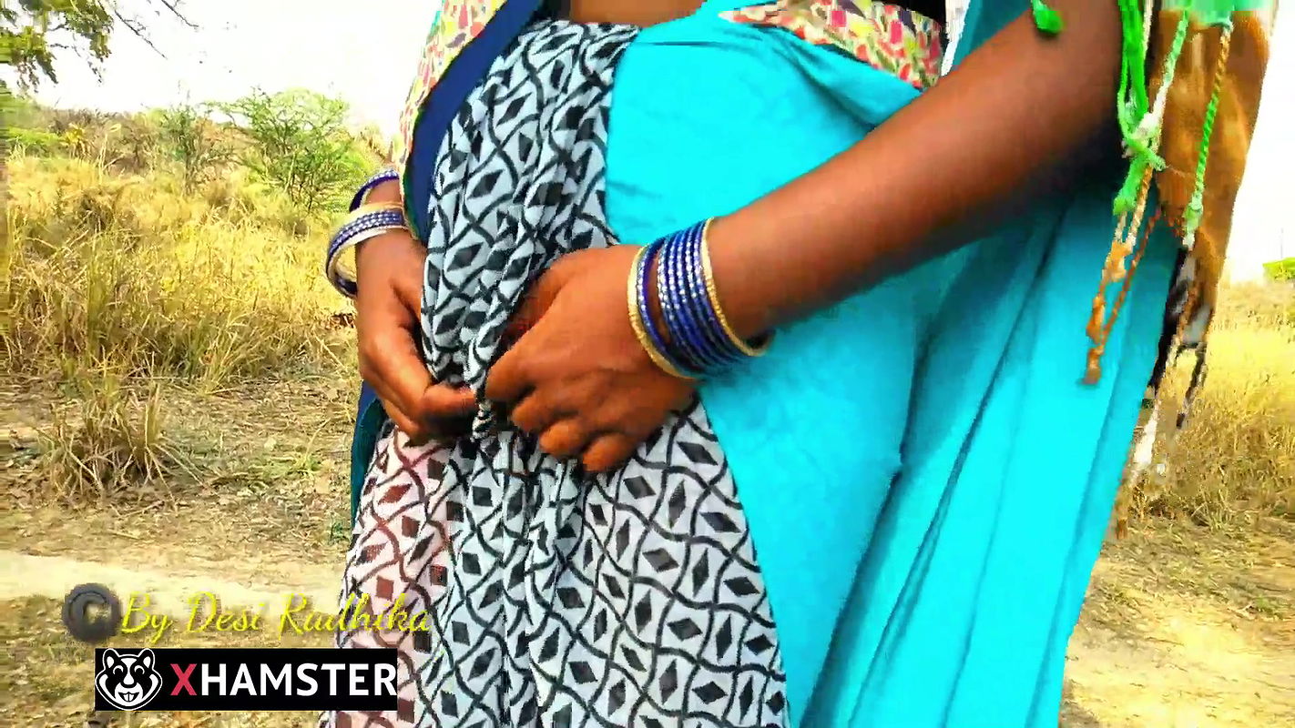 Indian Aunty Desi Outdoor Showing Big Tight Ass Pussy Hindi Audio