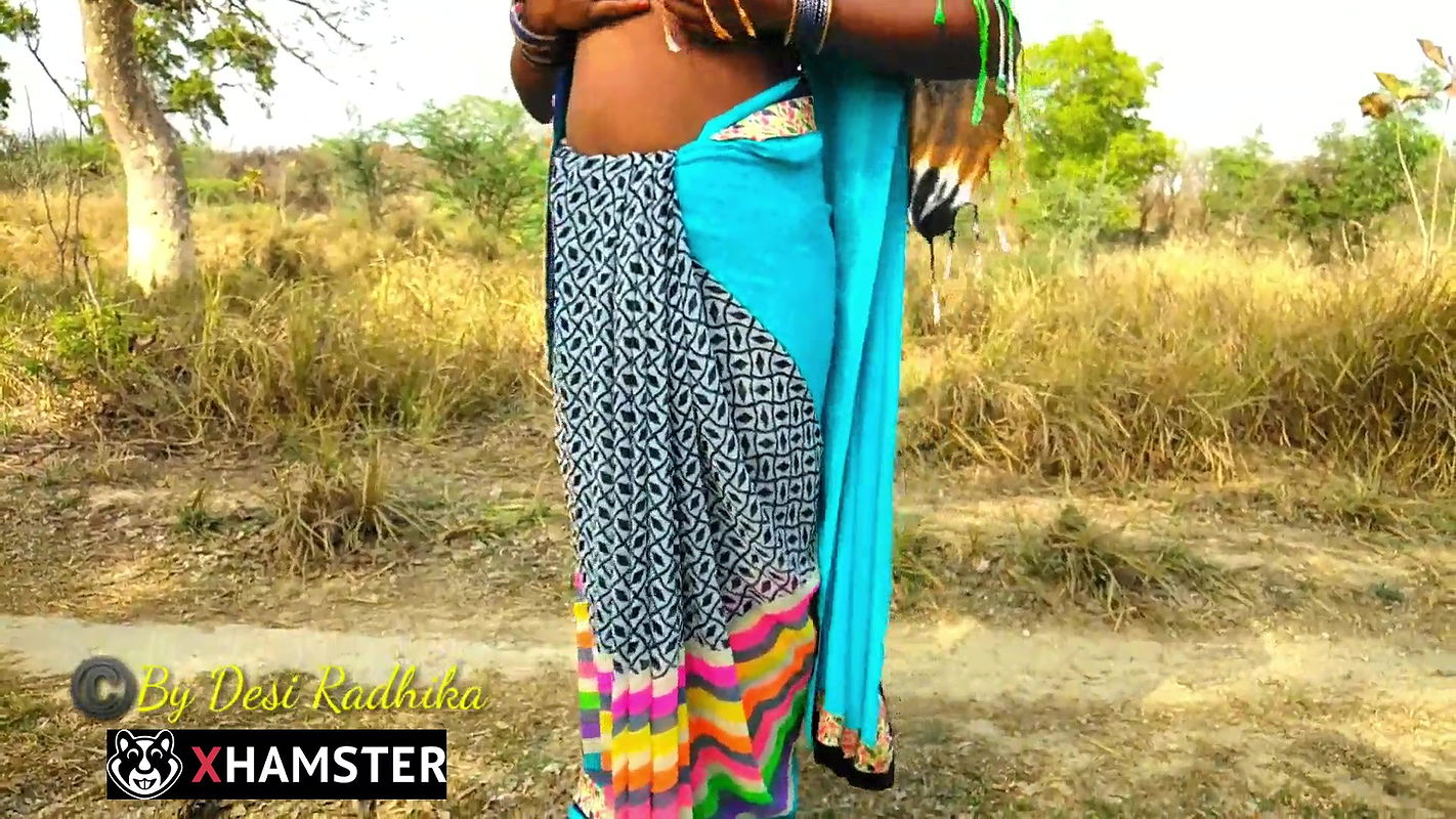 Indian Aunty Desi Outdoor Showing Big Tight Ass Pussy Hindi Audio