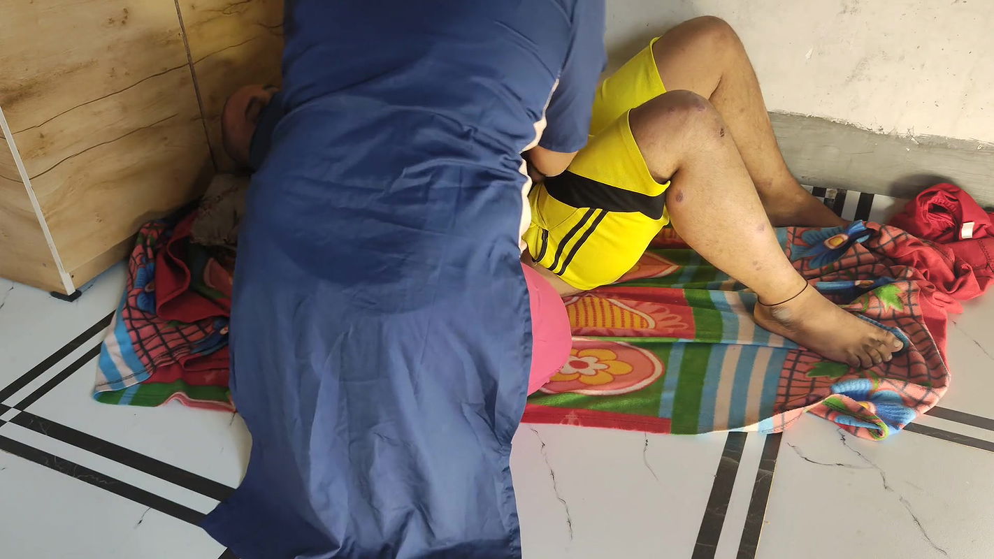 India couple sex chut chat kar Pani nikala fuck aur land ki massage home hindi audio show