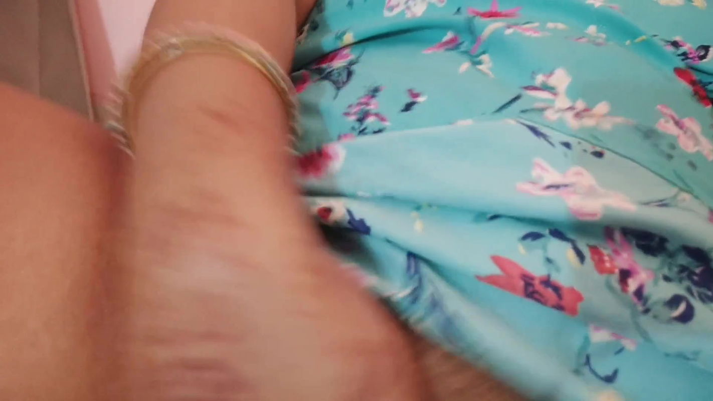 In the heat of youth, sister-in-law masturbated by fingering her naked pussy