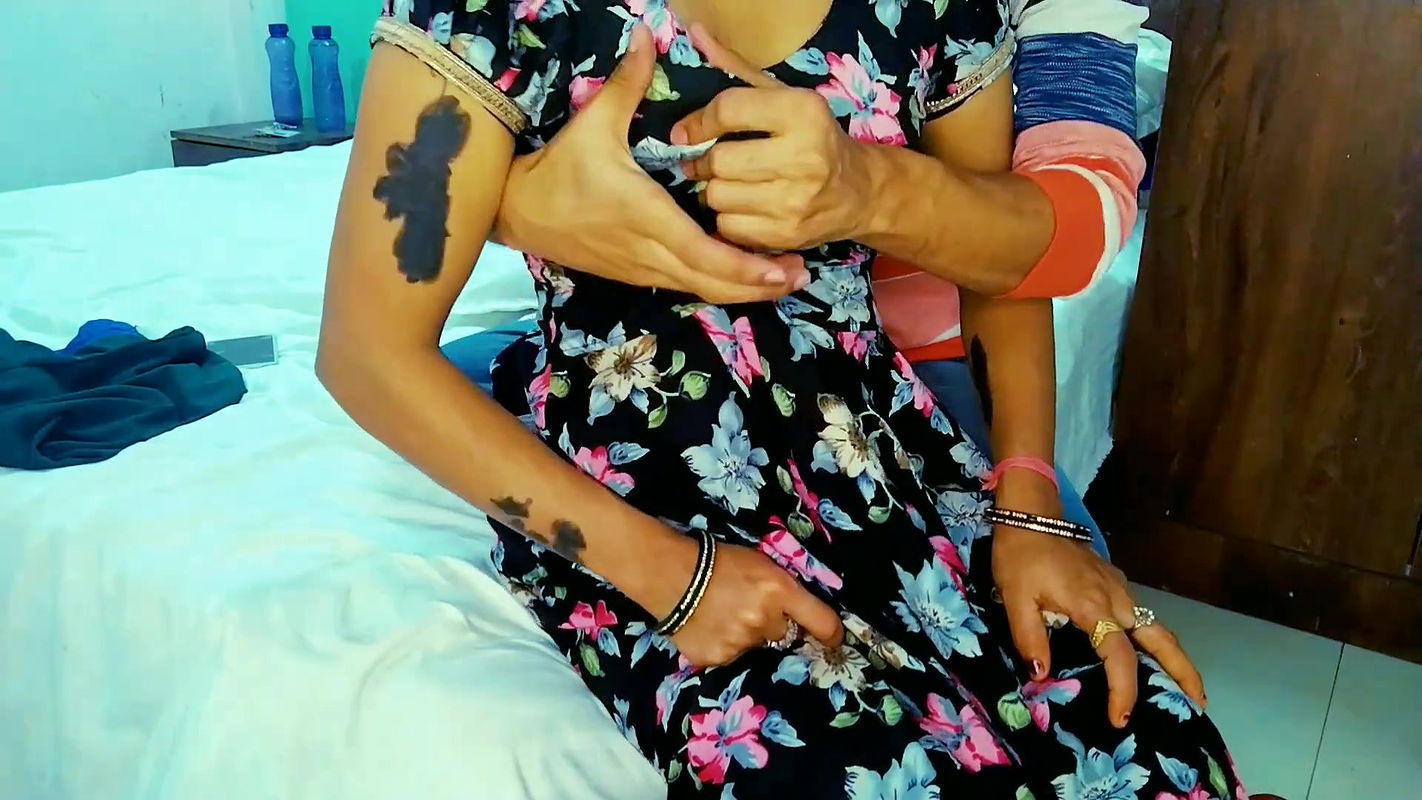 In the bathroom, the boy made an MMS of a college girl