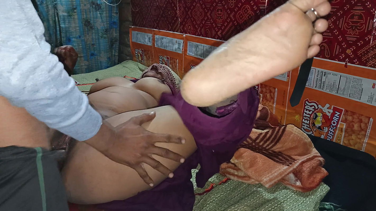 I inserted my dick in my girlfriend ass and tore it