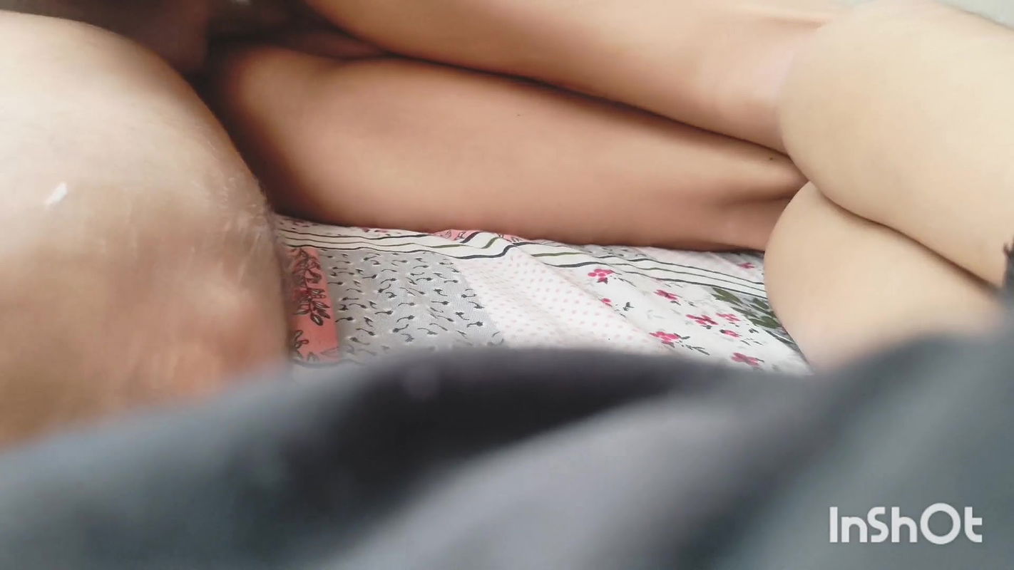 I fucked my village bhabhi’s creamy pussy