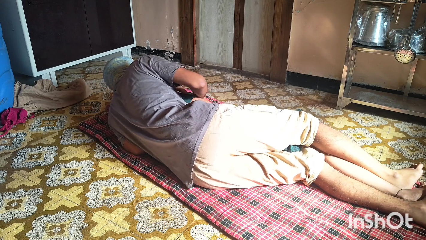 I fuck my step sister in kitchen.part 1