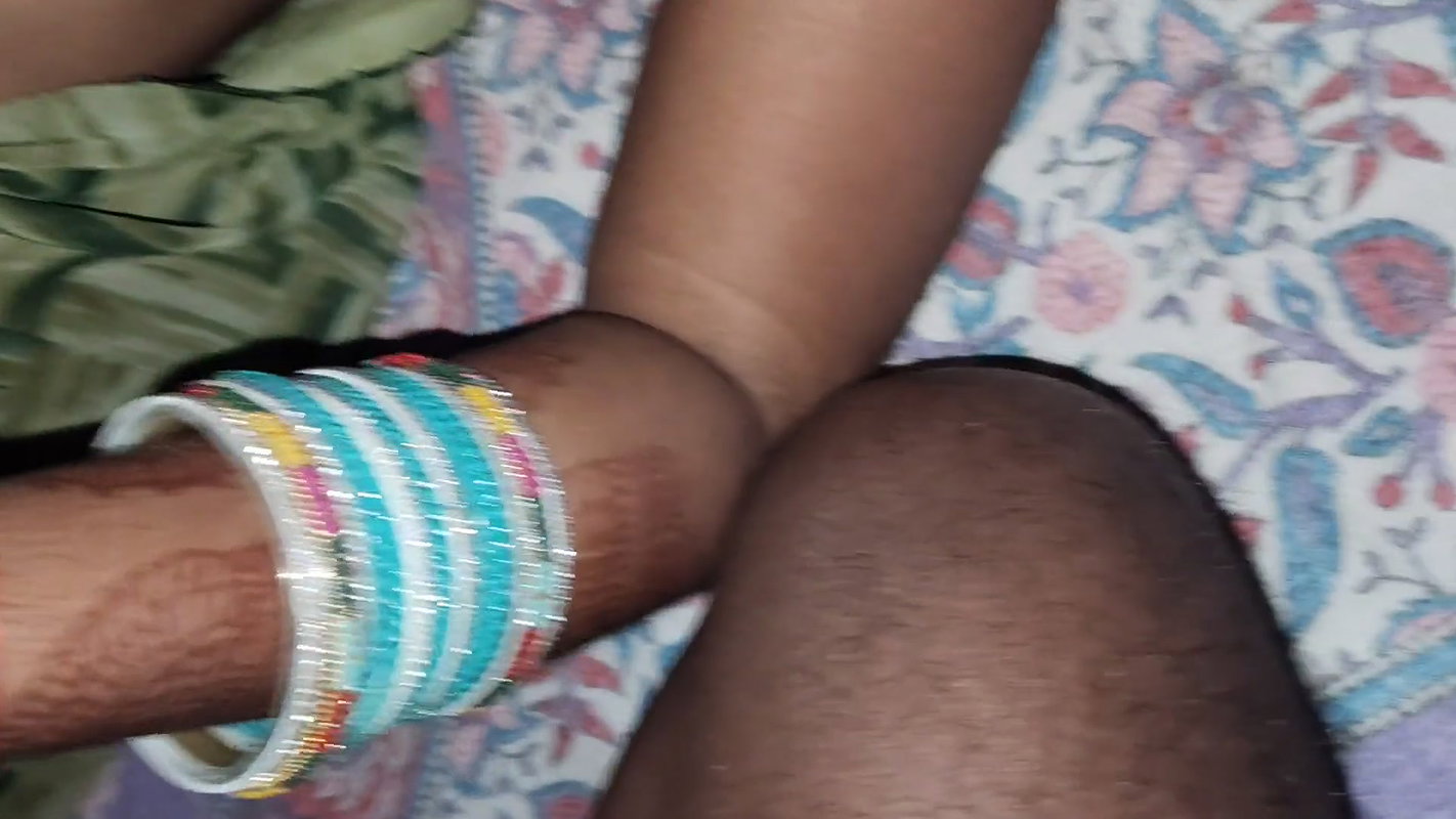 I fed banana to my stepsister and fucked her