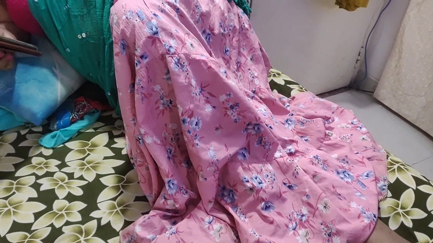 House servant had sex with mistress, by watching online sex of mistress desi hot girl