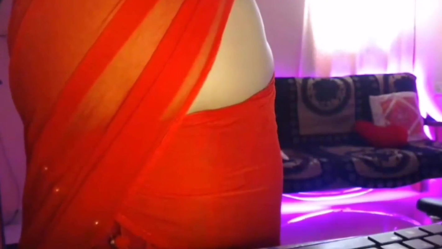 Hot Sister-in-law Applied Nipple Clamps on the Boobs and Then Pressed the Boobs and Pinched the Nipples