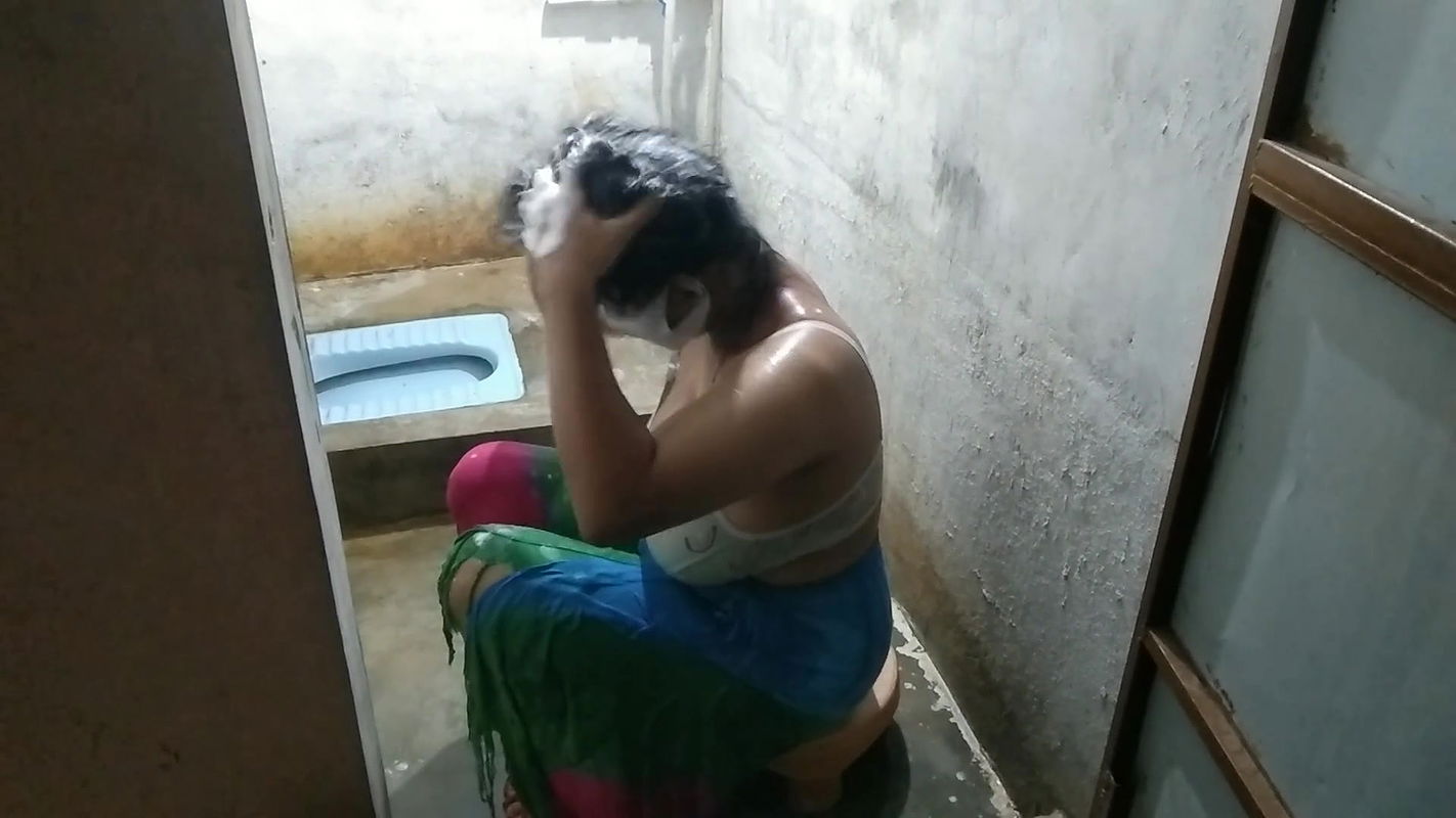 Hot shower chudai sex by camera man