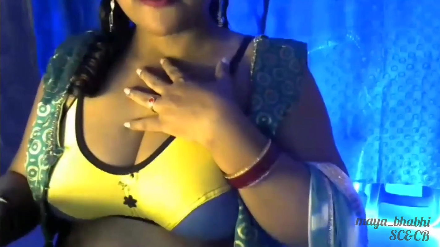 Hot Sexy Lady Bhabhi Showing off Her Lovely Boobs Keeping Her Bra off Her Boobs Under Her Boobs