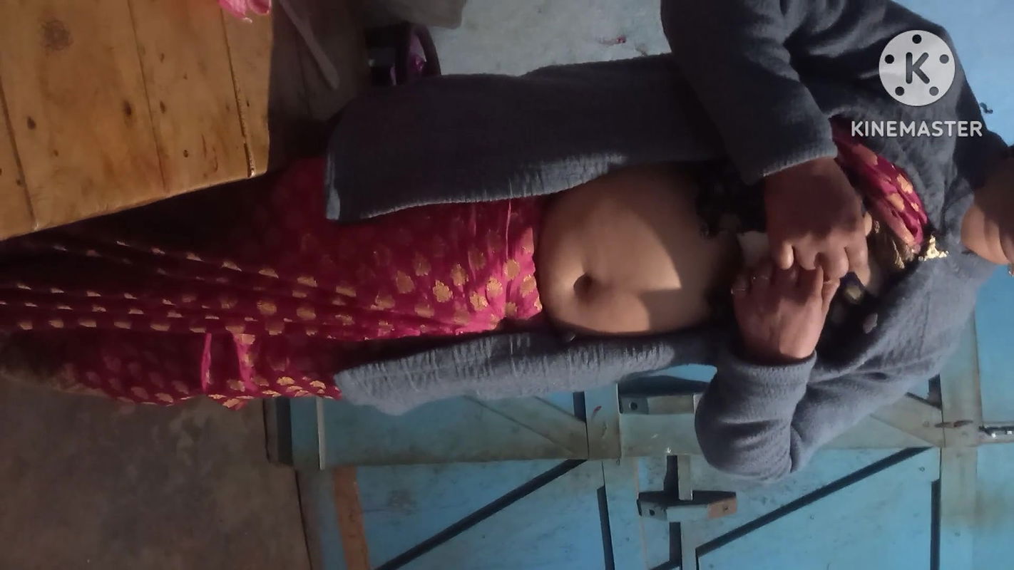 Hot sexy Kitu Bhabhi showed her breasts to her lover and made him drink her pussy juice