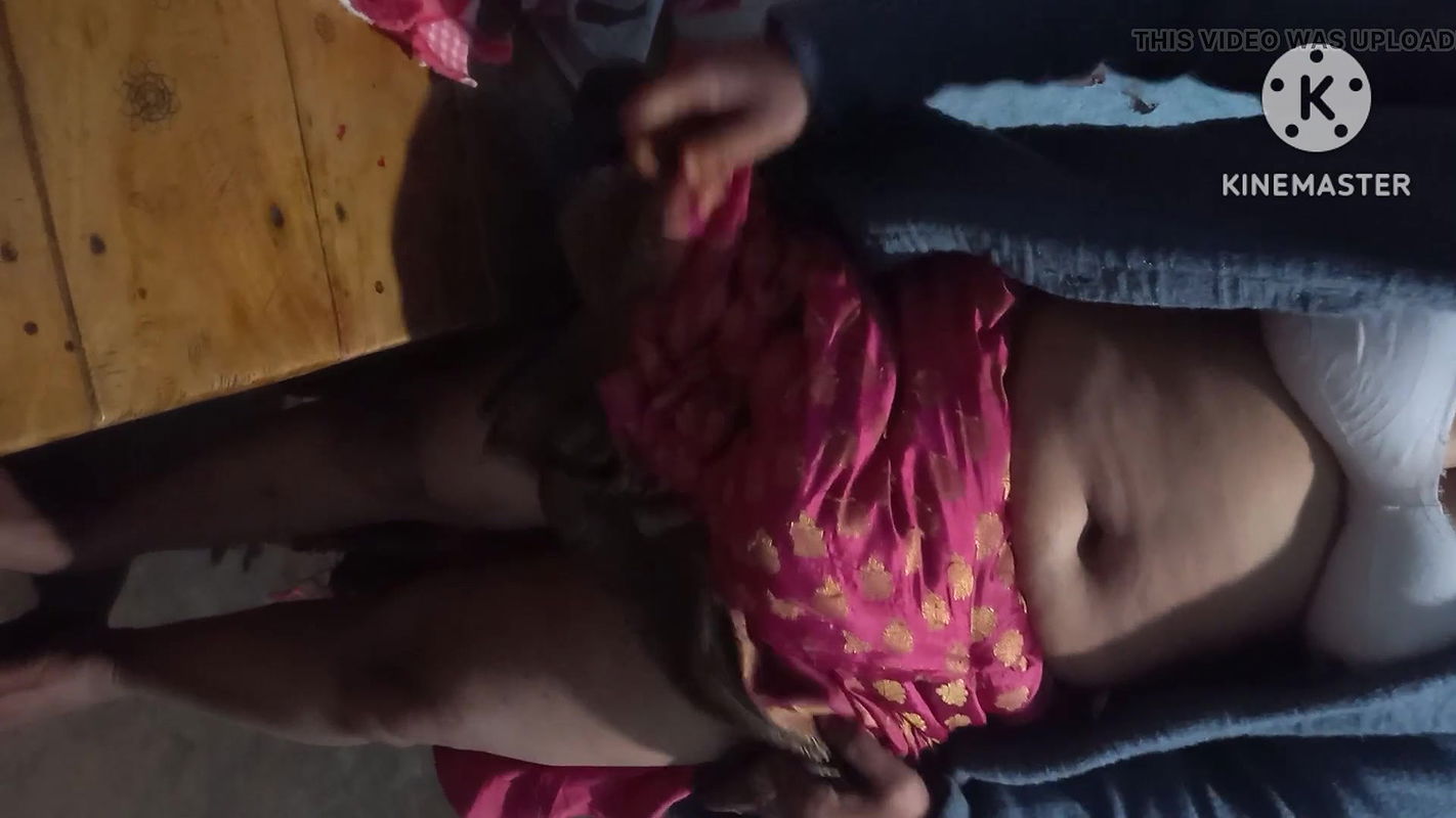 Hot sexy Kitu Bhabhi showed her breasts to her lover and made him drink her pussy juice